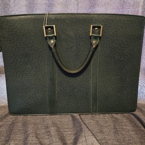 Louis Vuitton Green Taiga Leather Briefcase - Picture 5 of 16